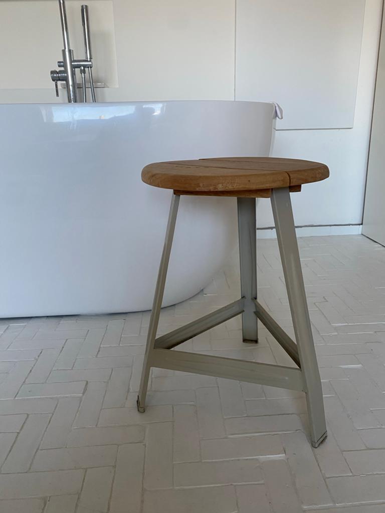 Houten krukje met metalen onderstel - house doctor grijs', Ophalen of Verzenden, Zo goed als nieuw