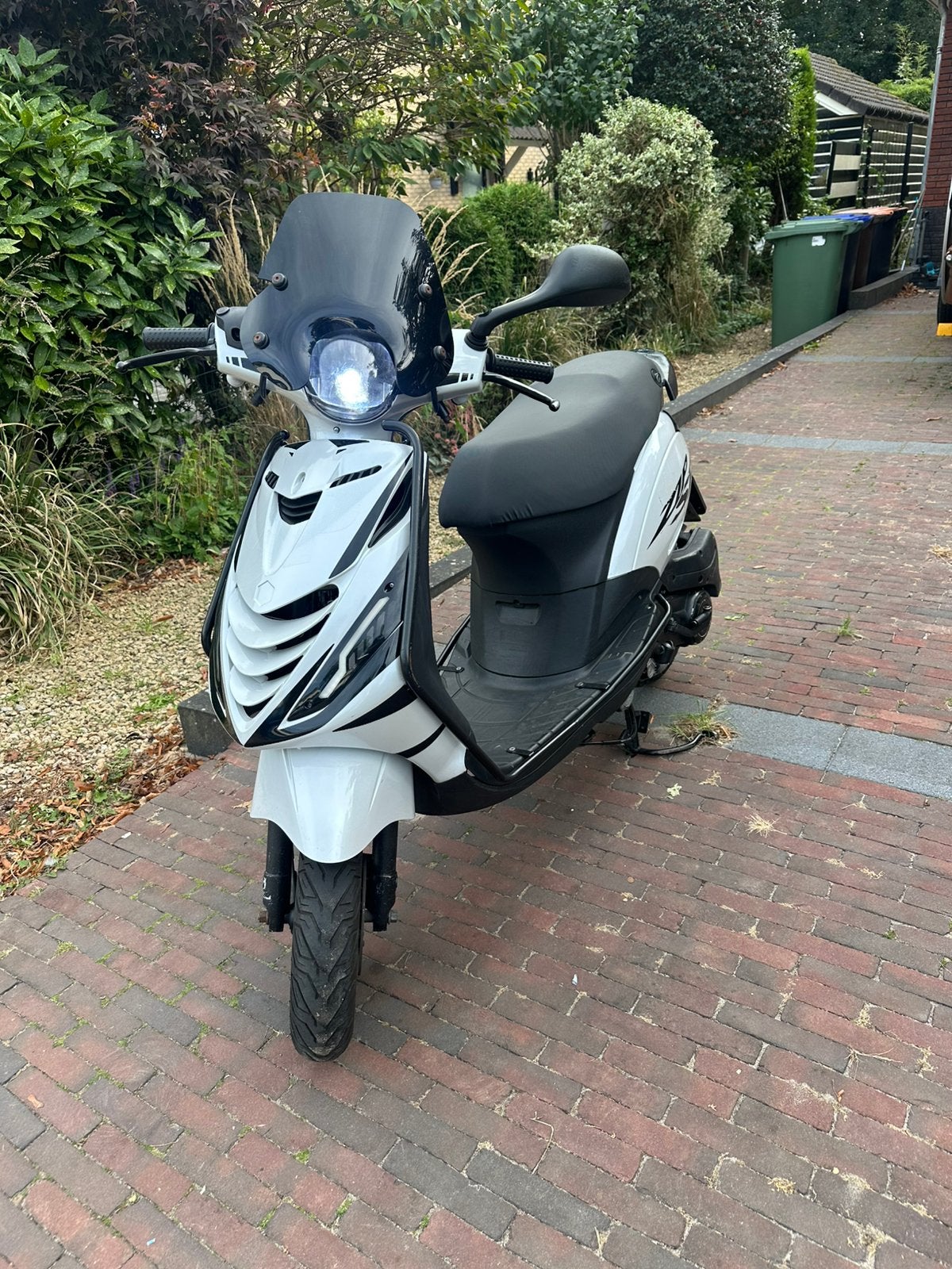 Piaggio Zip 4T – 15.xxx km | Grote beurt gehad | Veel extra, Ophalen, Zo goed als nieuw, Benzine, Zip