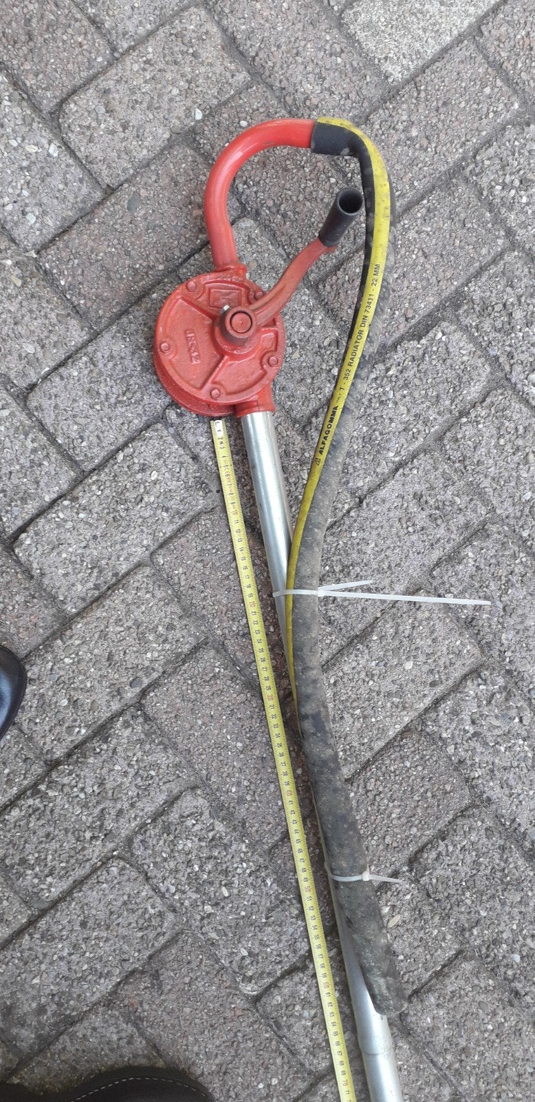 Vatenpomp voor 200 liter vat, Ophalen