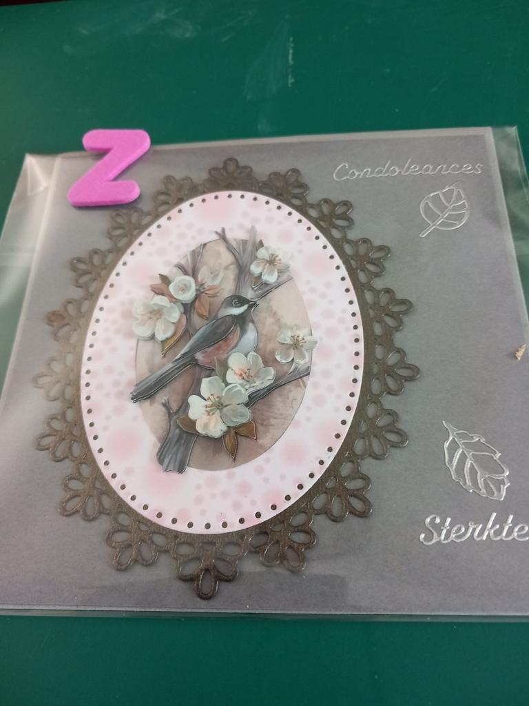 Zelfgemaakte dubbele kaarten (19 foto's)stansjes/3d, Hobby en Vrije tijd, Kaarten | Zelfgemaakt, Ophalen of Verzenden, Zo goed als nieuw
