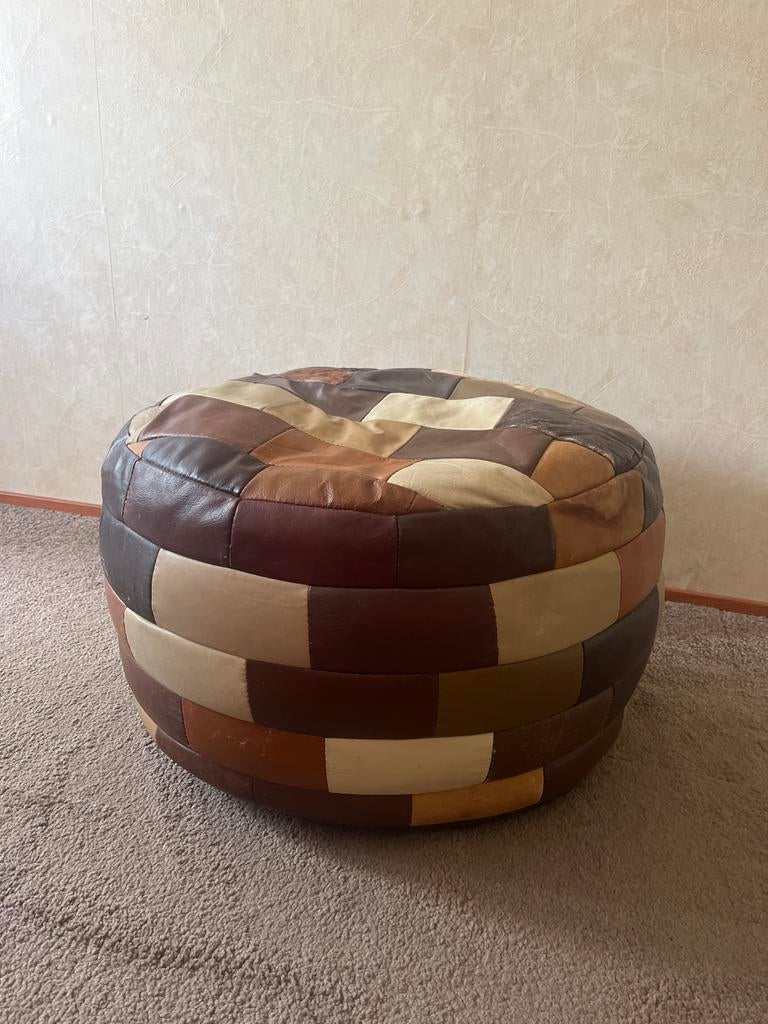 Vintage Lederen Poef / Lapjespoef - Bruin Patchwork, Minder dan 50 cm, Gebruikt, Rond, Leer