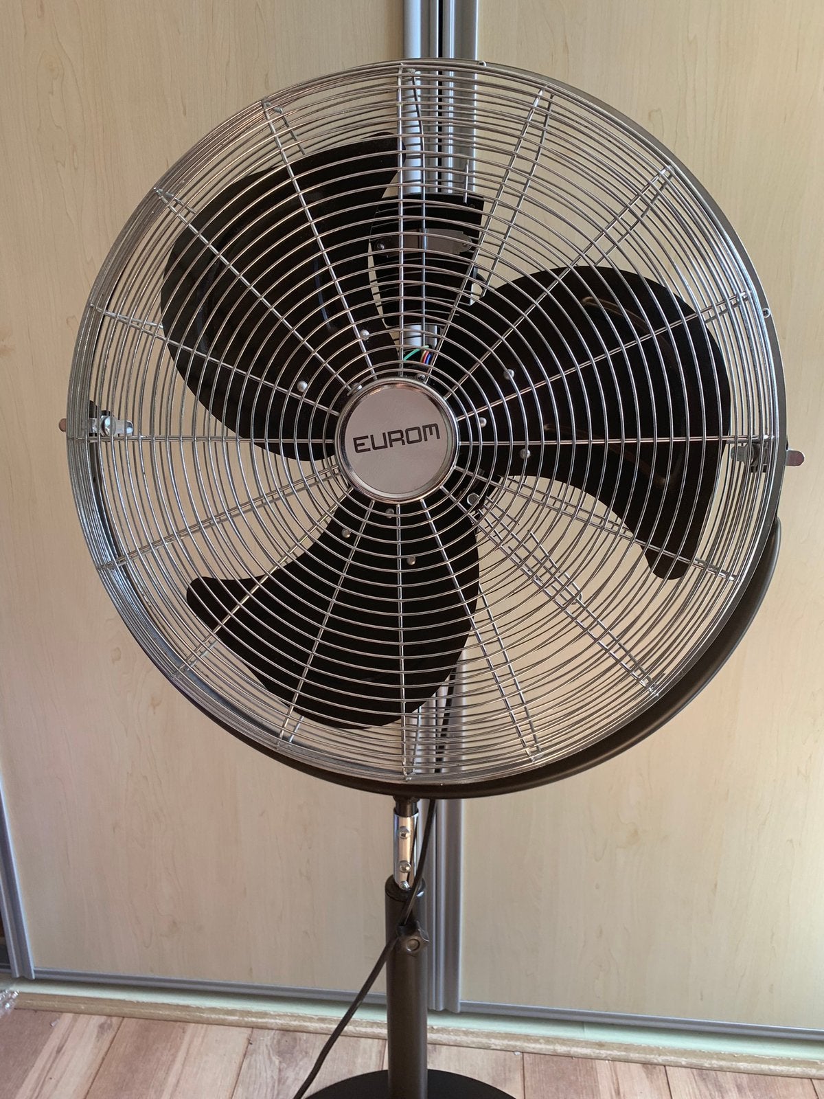 Eurom ventilator - defect, Ophalen, Niet werkend, Statiefventilator