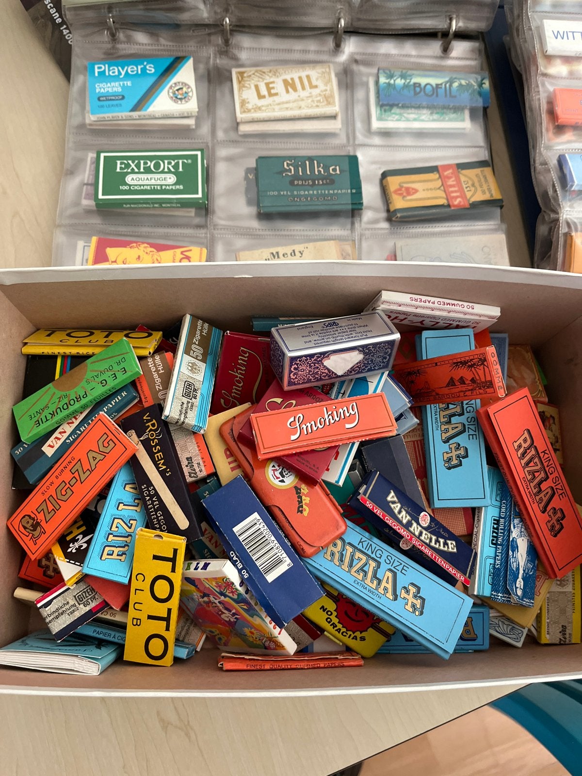 Grote collectie vloeitjes en sigaretten .., Ophalen of Verzenden, Gebruikt, Overige typen