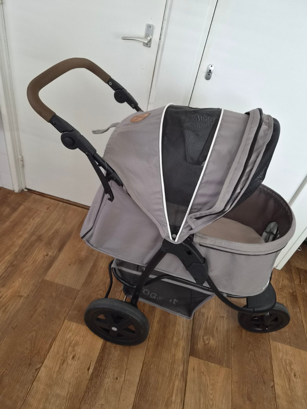 honden buggy, Ophalen, Zo goed als nieuw, Hondenbuggy