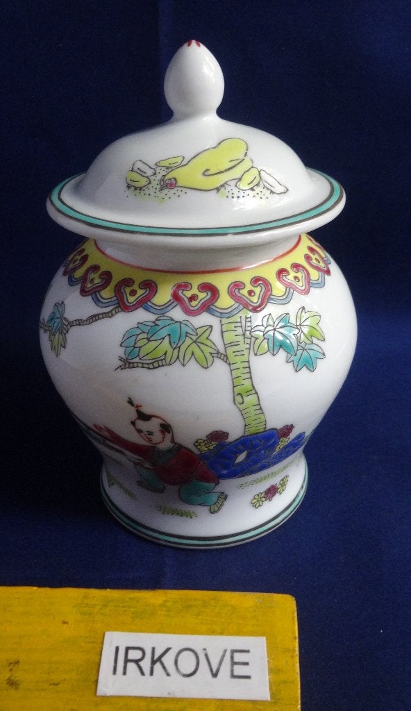 CHINEES POTJE MET DEKSEL MET KIP EN KUIKENS * Gemerkt *, Verzenden