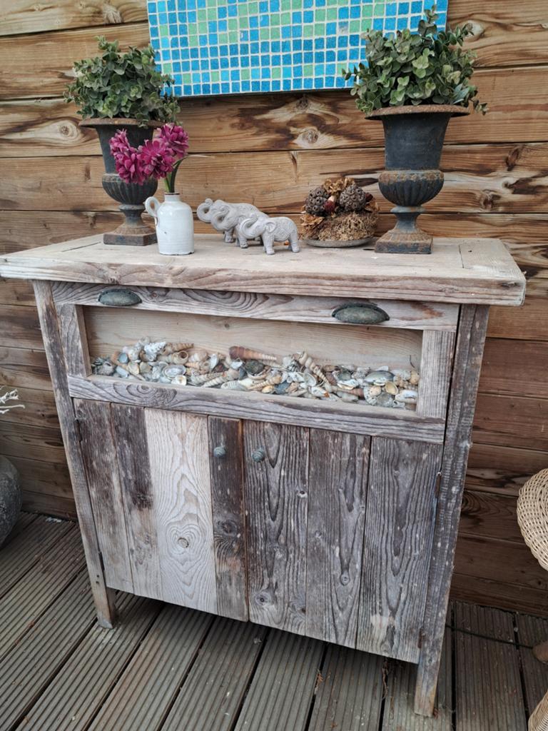 Rustieke houten kast met schelpen display, Antiek en Kunst, Antiek | Meubels | Kasten, Ophalen of Verzenden