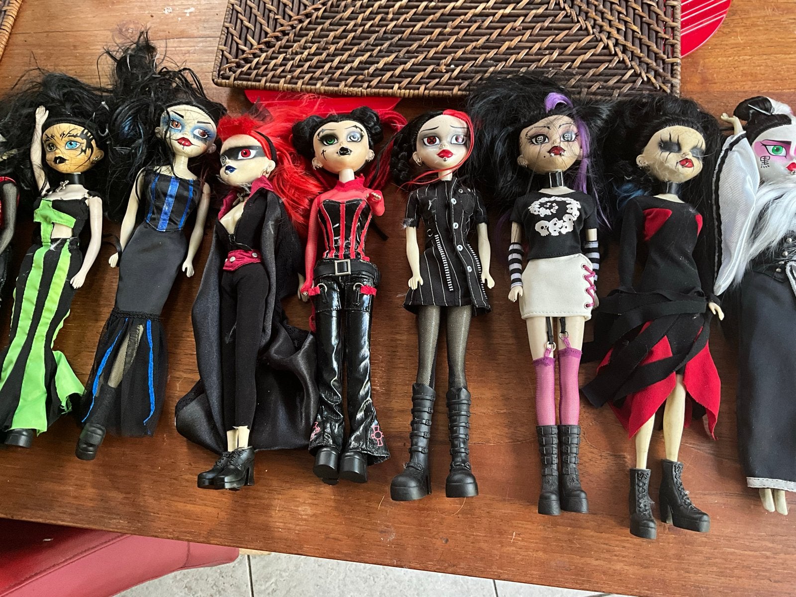 13 unieke punk/gothic damespoppen - compleet en apart, Ophalen of Verzenden, Gebruikt, Overige typen