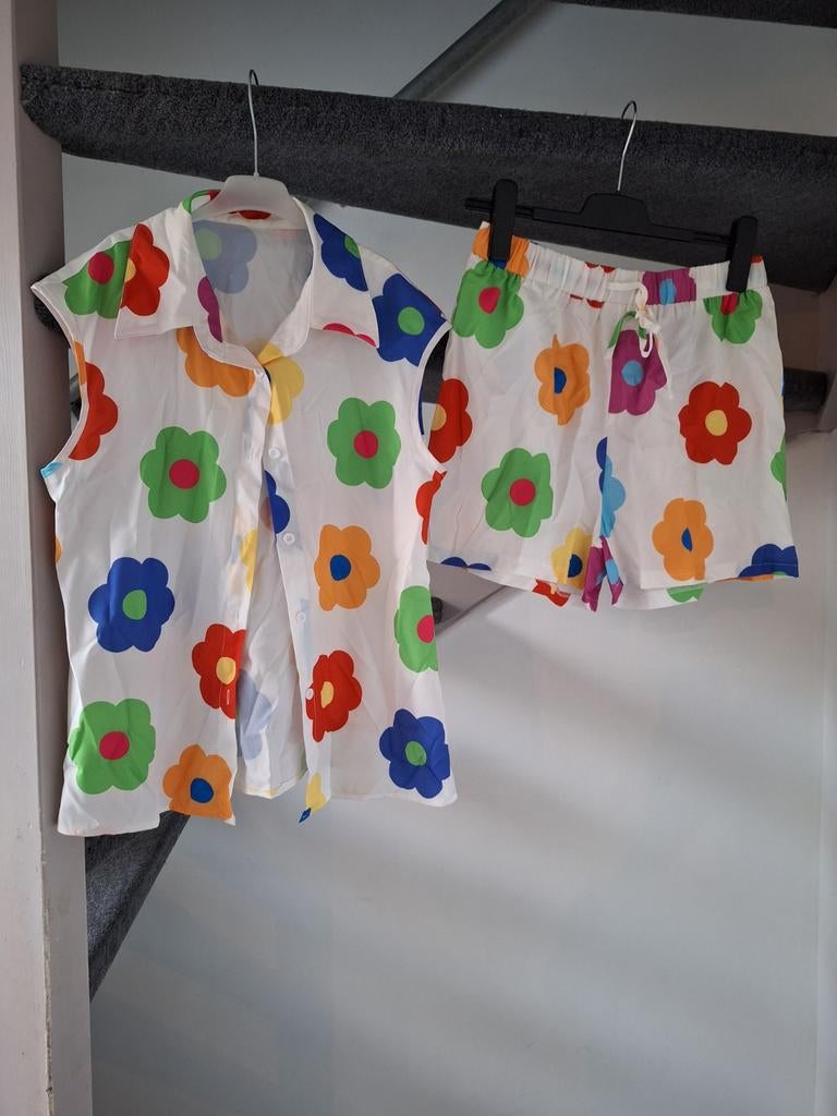 Zomerse bloemenprint set: blouse en short set (L/XL), Ophalen of Verzenden, Zo goed als nieuw, Maat 52/54 (L)