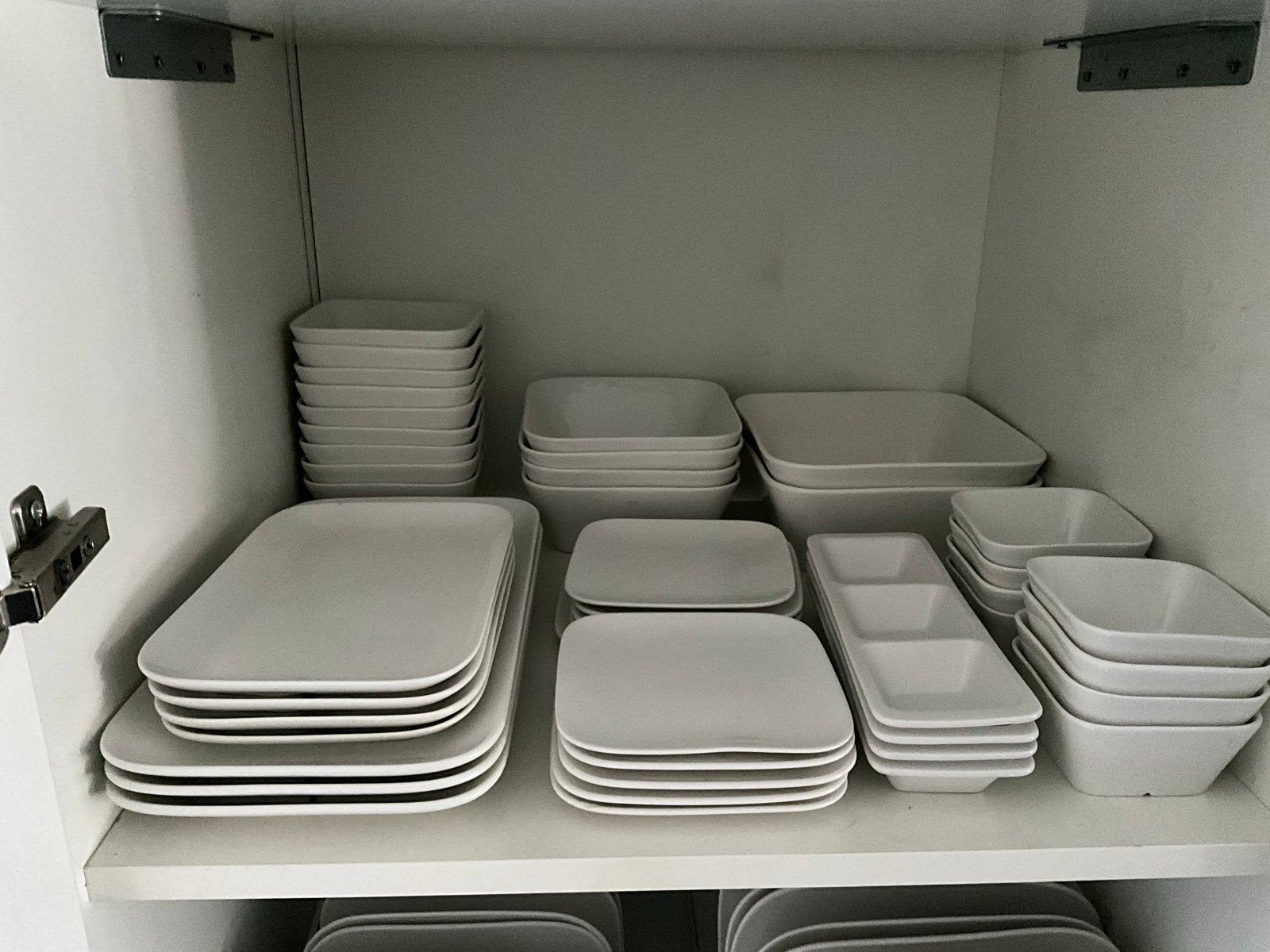 Uitgebreid servies set - diverse borden en schalen enz, Ophalen, Gebruikt, Keramiek, Modern
