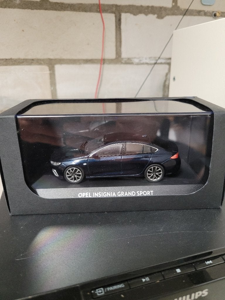 opel insignia grand sport 1:43, Ophalen of Verzenden, Zo goed als nieuw, Auto, Overige merken