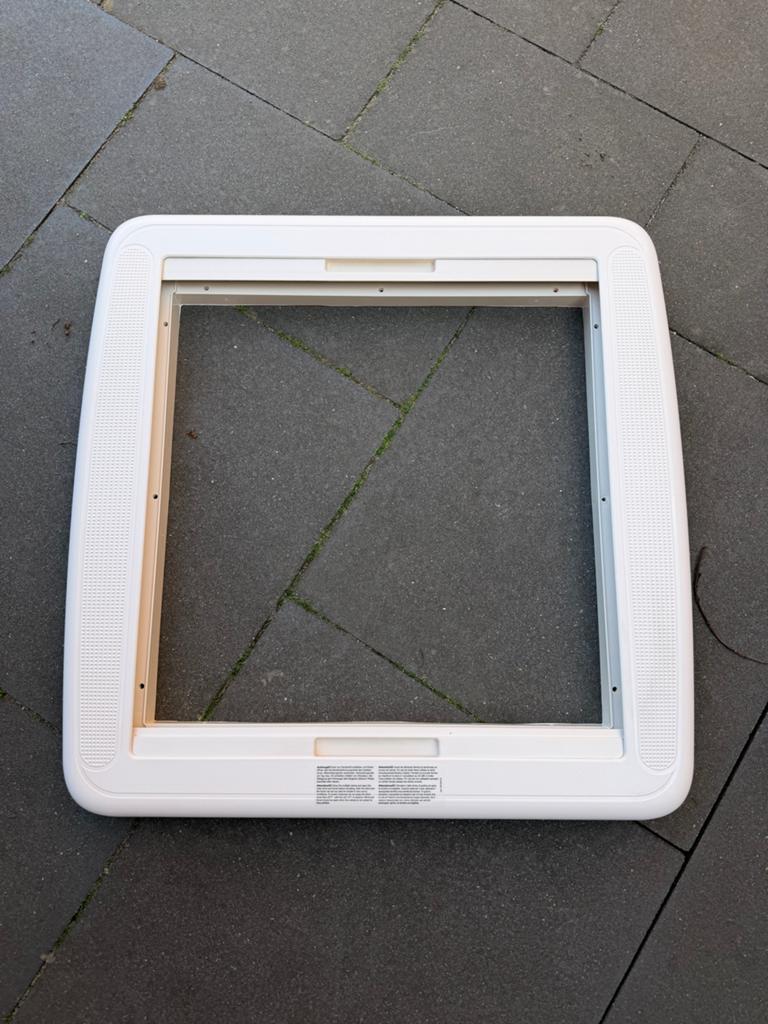 Dometic Heki Mini dakraam met zgan binnenkader, Ophalen, Gebruikt