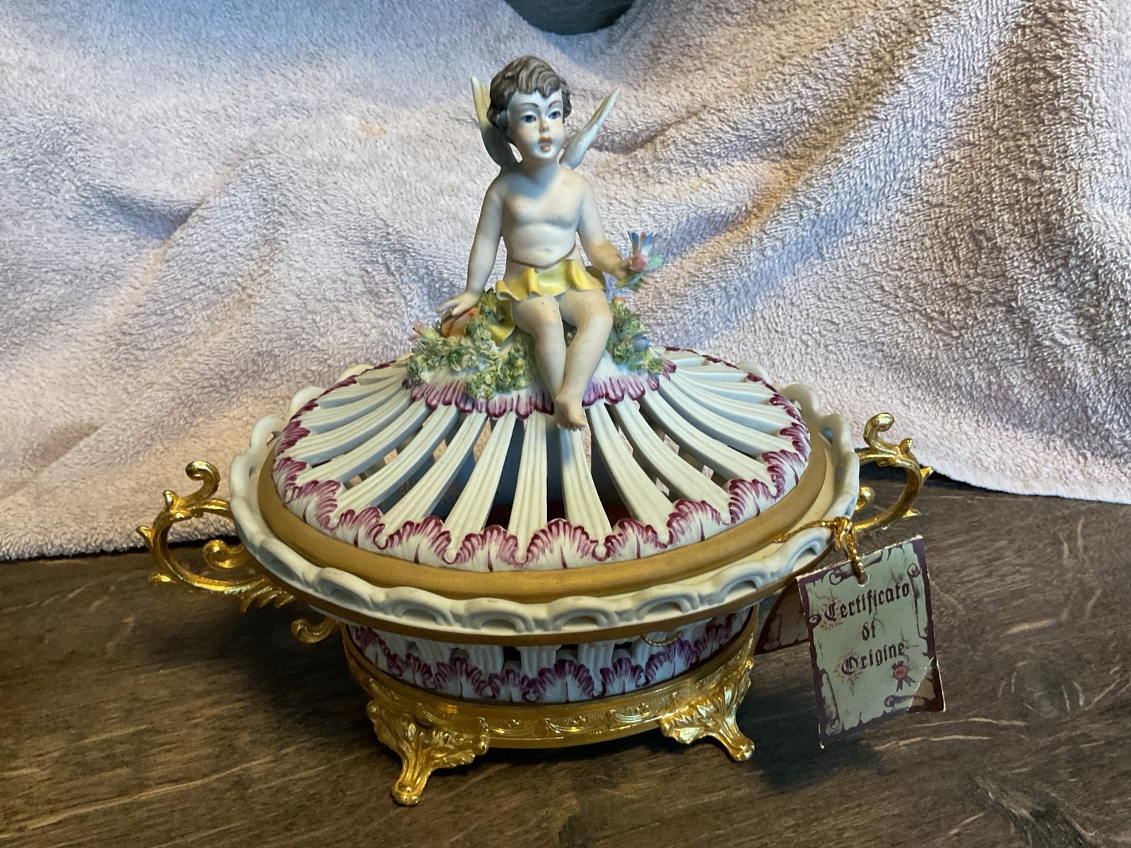 Prachtig Capodimonte schaaltje met cherubijn en certificaat, Ophalen of Verzenden