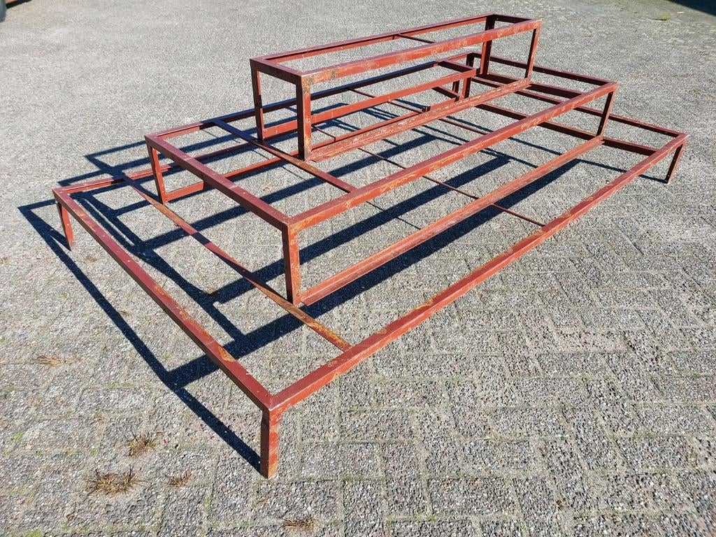 Stalen frame voor etagere winkeletagaire display toren, Ophalen, Gebruikt