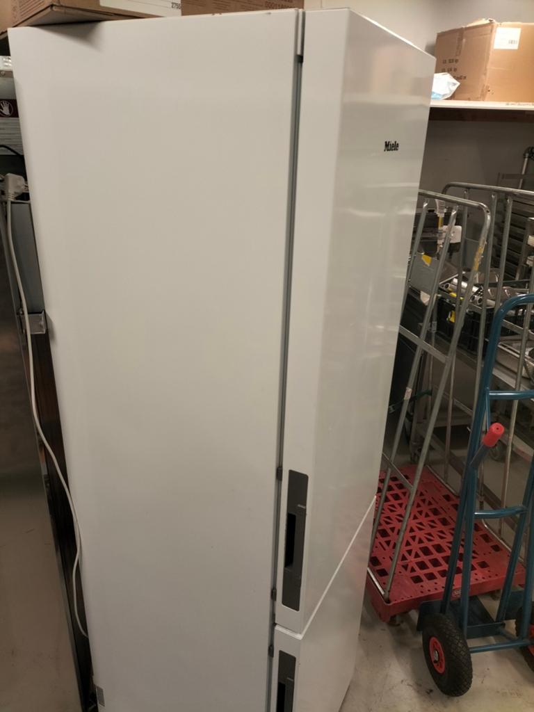 Miele Koelkast met Vriezer - Wit, Goede Staat, Witgoed en Apparatuur, Gebruikt, 200 liter of meer, 60 cm of meer, Met aparte vriezer