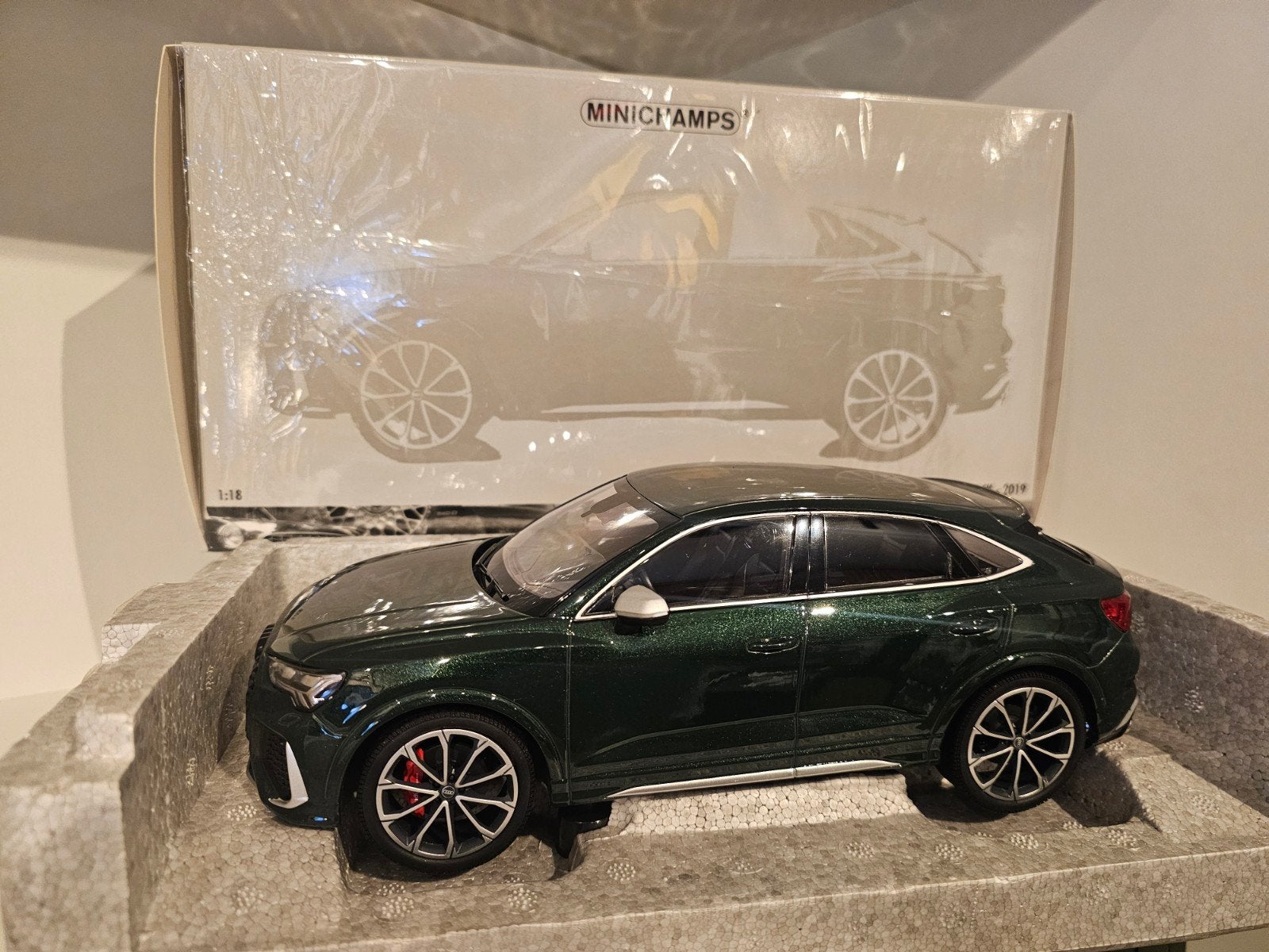 MINICHAMPS AUDI RS Q3 SPORTBACK GROEN 1:18, Ophalen of Verzenden, Zo goed als nieuw, Auto, MiniChamps