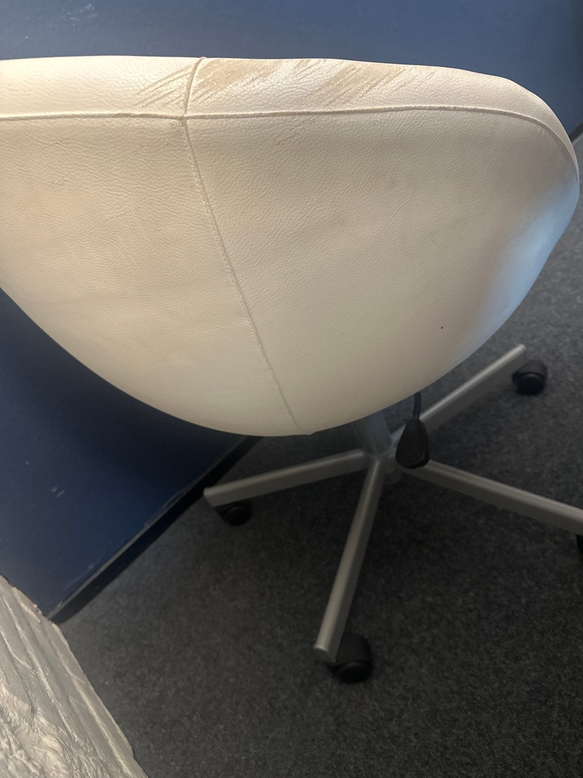 Foto 3 van Gebruikte bureaustoel, in hoogte verstelbaar
