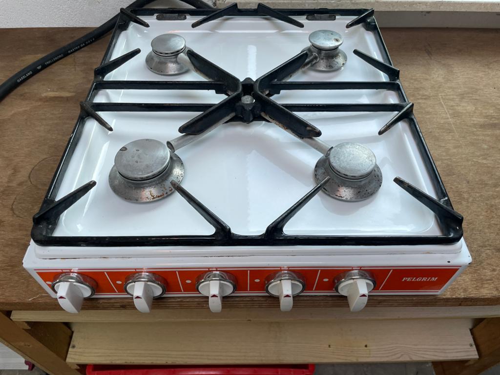 Gasstel/Kookstel 4 pits gebruikt maar werkt goed, Minder dan 85 cm, Zo goed als nieuw, Gas, Vrijstaand