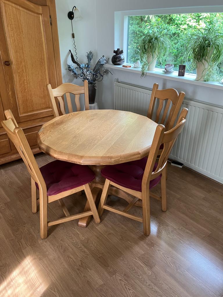 Eiken eettafel en stoelen, Huis en Inrichting, Complete eetkamers, Ophalen, Gebruikt, 4 tot 6 stoelen