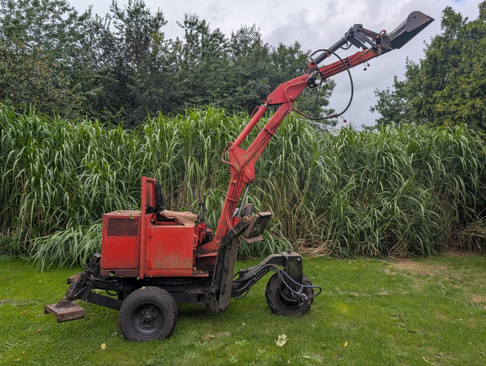 Mini mobiele kraan banden kraan graafmachine, Zakelijke goederen, Machines en Bouw | Kranen en Graafmachines, Ophalen, Graafmachine