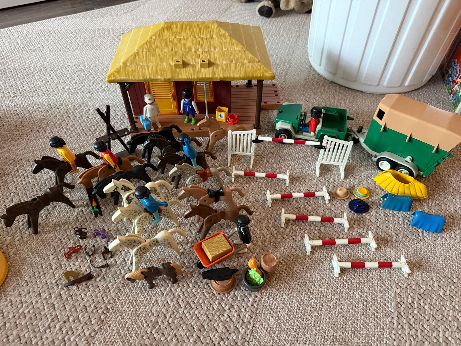 Playmobil Paardenstal met 15 paarden en accessoires manege, Ophalen, Gebruikt, Gebouw, Complete set