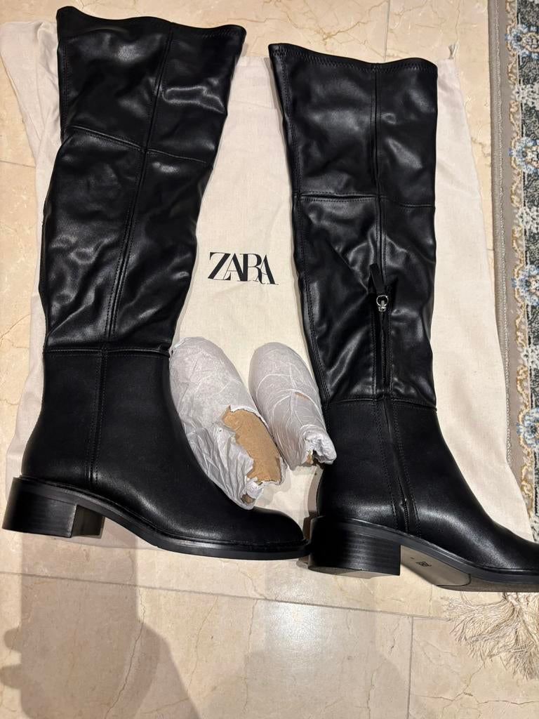 Larzen van zara, Ophalen of Verzenden, Zo goed als nieuw, Zwart, Sneakers of Gympen