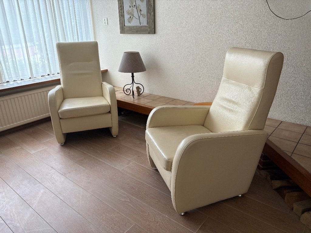 Duo off-white lederen fauteuils, Huis en Inrichting, Fauteuils, Zo goed als nieuw, Leer, 50 tot 75 cm, Minder dan 75 cm, Ophalen