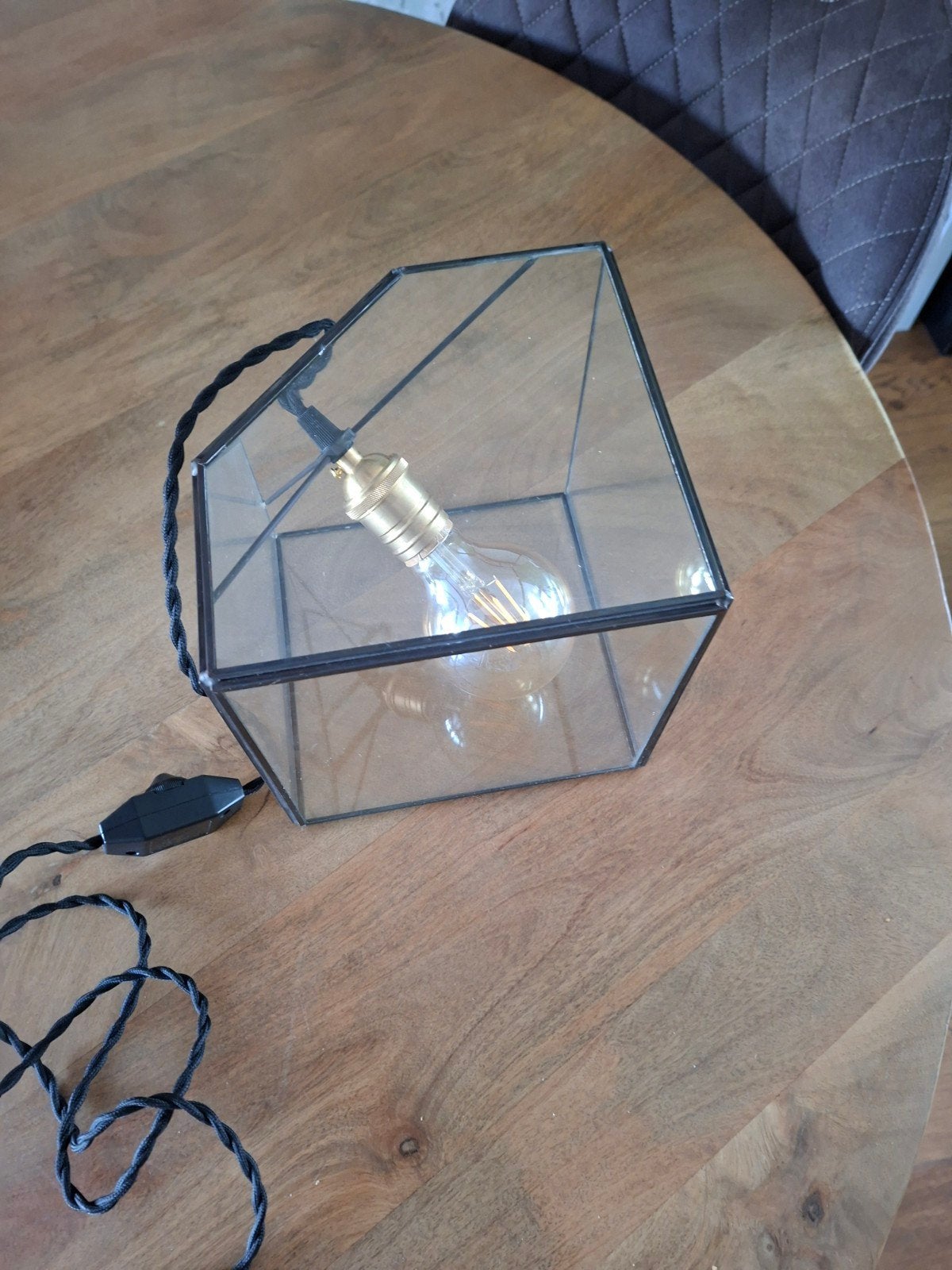 Glazen kubus lamp, Ophalen