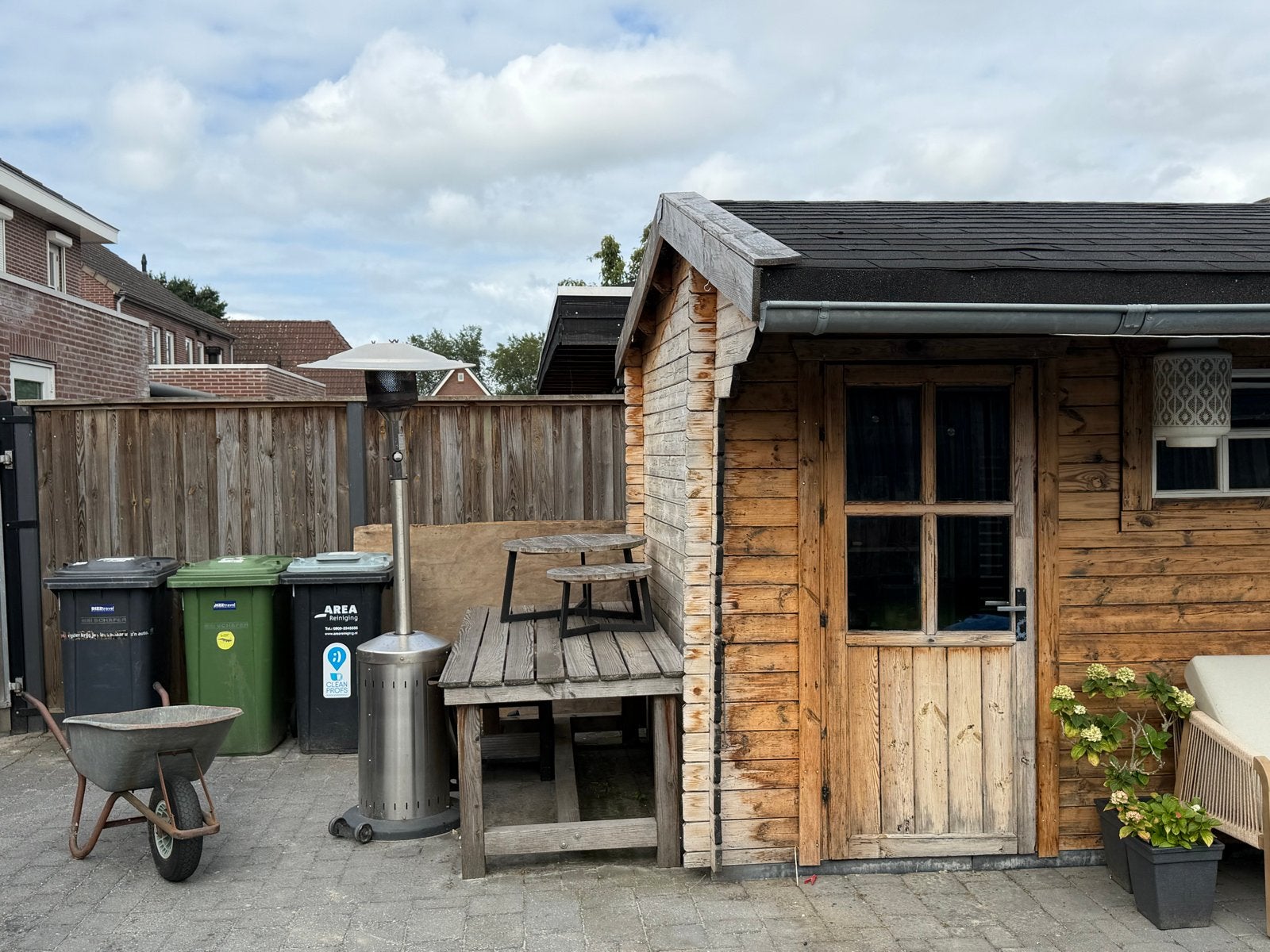 Houten Tuinhuis / Blokhut - Gebruikt, Tuin en Terras, Ophalen, 250 tot 500 cm, Met overkapping, Hout