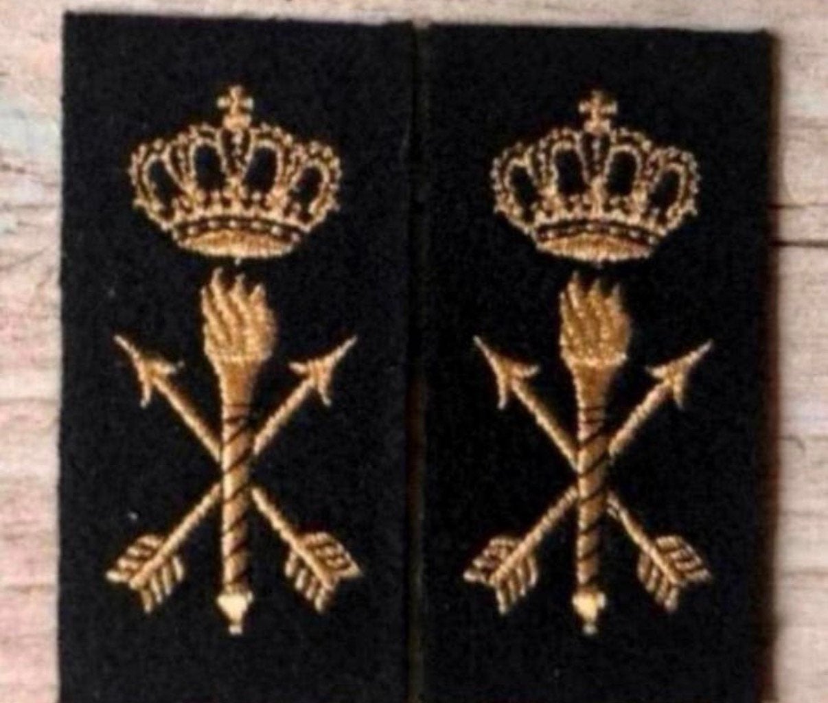 Marine Setje Emblemen Dienstgroep TD, Verzenden, Marine, Nederland, Embleem of Badge