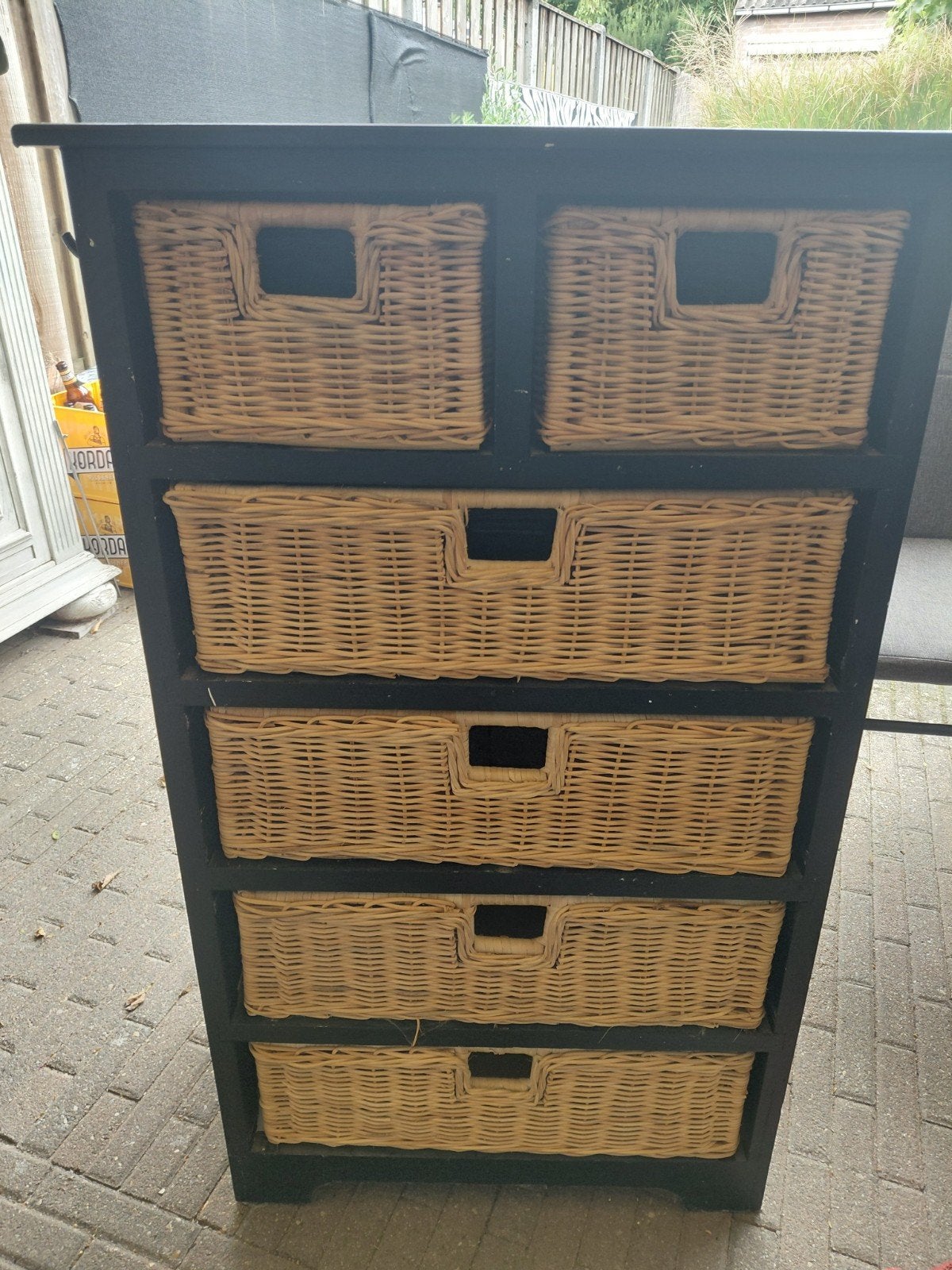 Zwarte ladekast met rieten manden 20 euro, Ophalen, Gebruikt, 5 laden of meer, 100 tot 150 cm