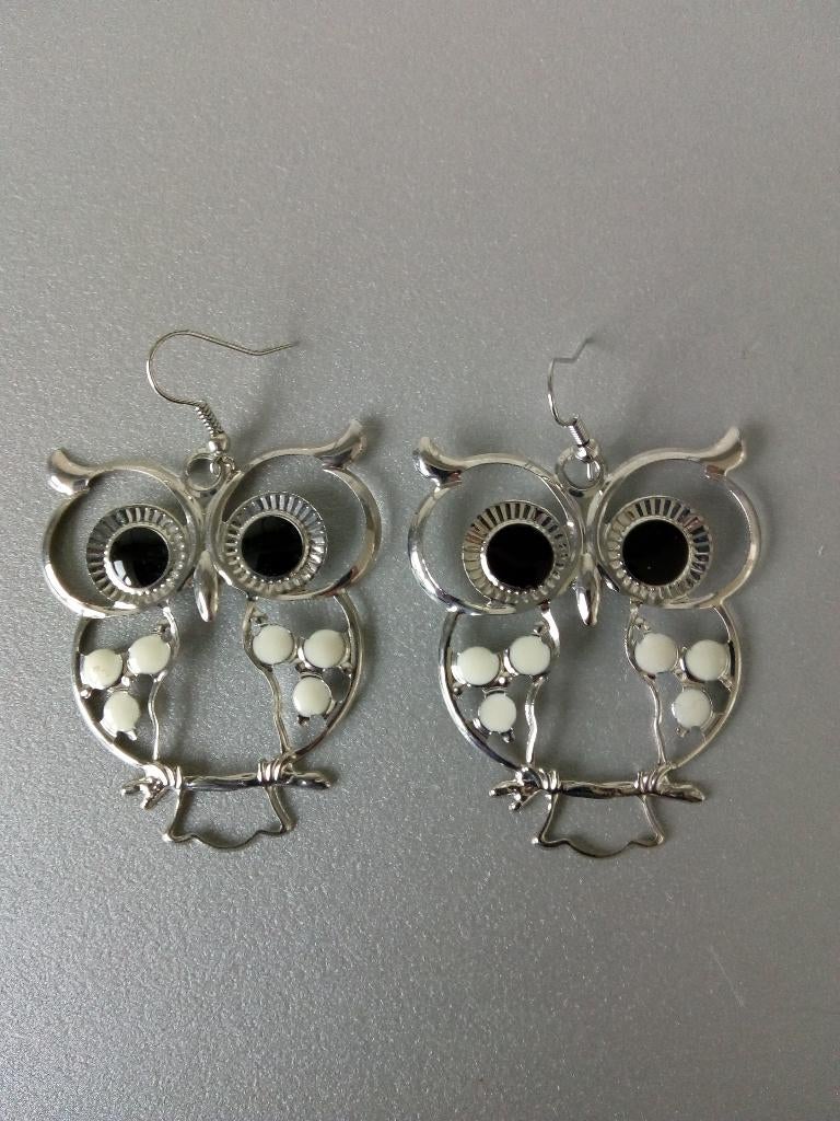 2 uil oorbellen hangers, Overige materialen, Hangers, Ophalen of Verzenden, Zo goed als nieuw