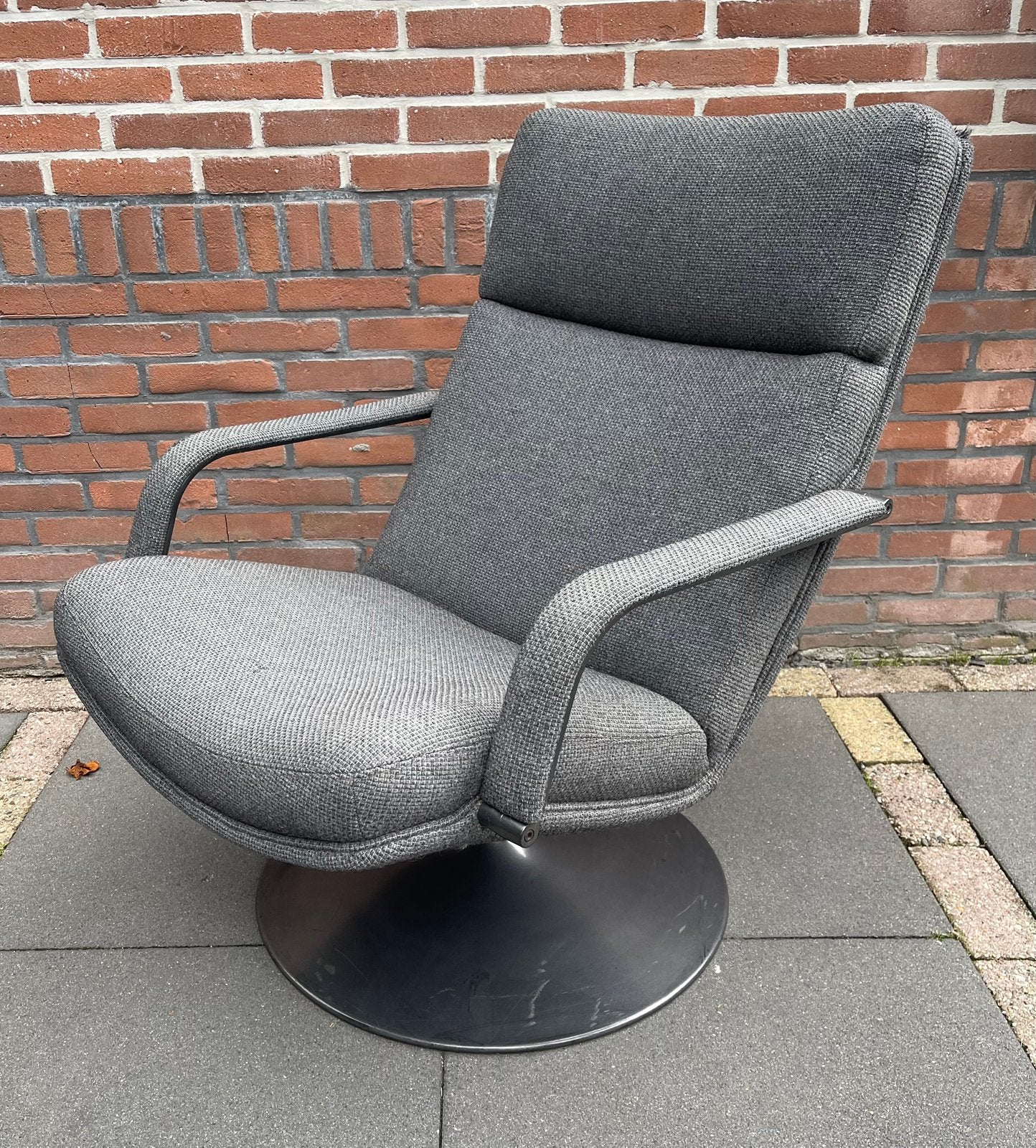 Artifort Fauteuil Model F141/ F142 Antraciet!, Ophalen, Gebruikt, 75 tot 100 cm, Stof