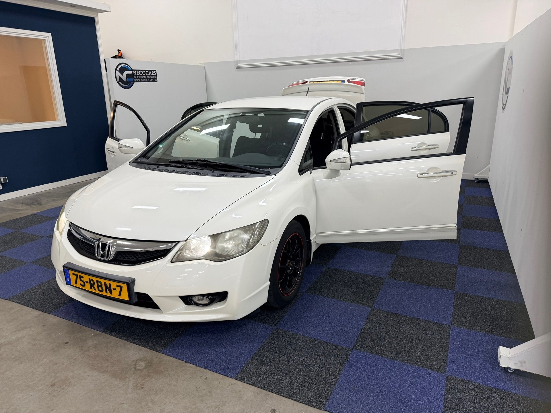Honda Civic 1.3 Hybrid Elegance / AUTOMAAT / DEALER OMDERHOU, Gebruikt, Automatische klimaatregeling, Wit, Bedrijf