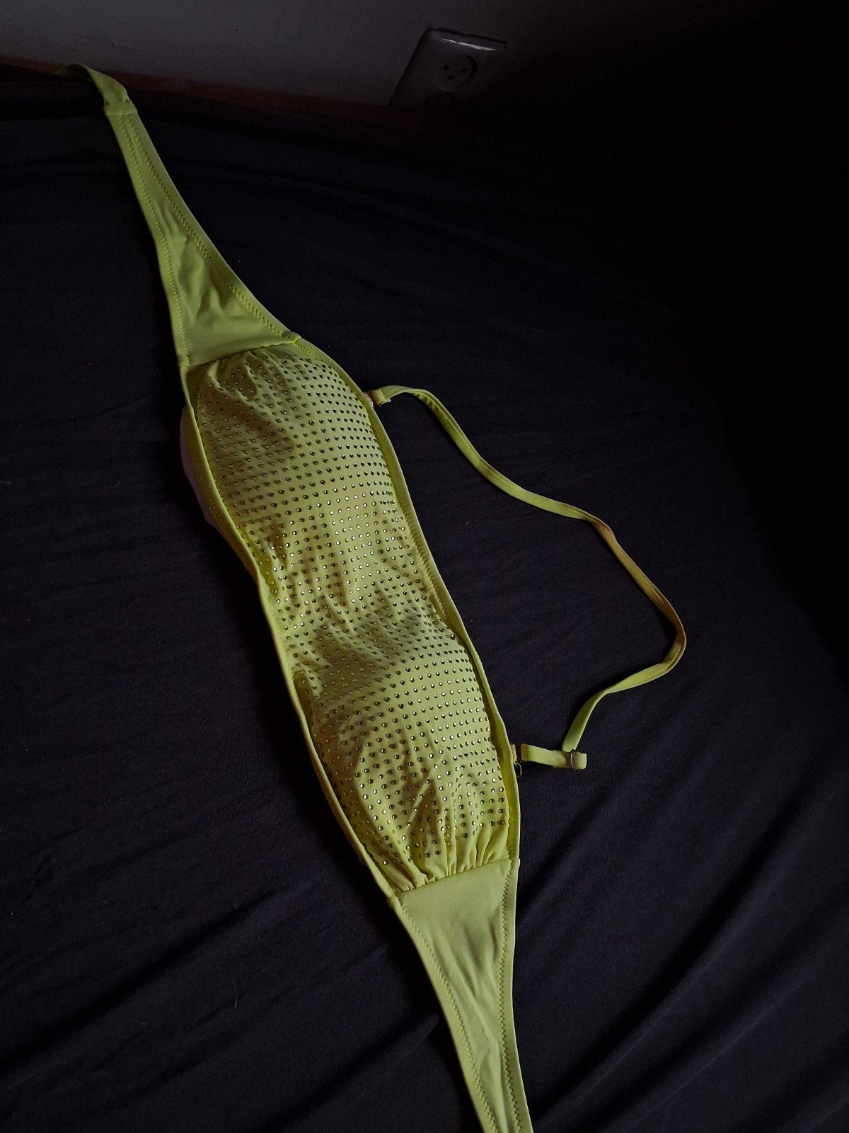 Neon geel bikini topje met diamantjes. Maat M, Ophalen of Verzenden, Zo goed als nieuw, Geel, Bikini