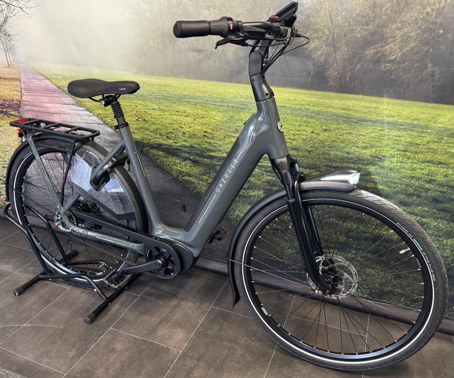 NIEUWE Gazelle Grenoble C5 | van €4.299 - €3.499 | Actie, Fietsen en Brommers, Koninklijke Gazelle N.V., Wilhelminaweg 8 6951 BP Dieren Nederland