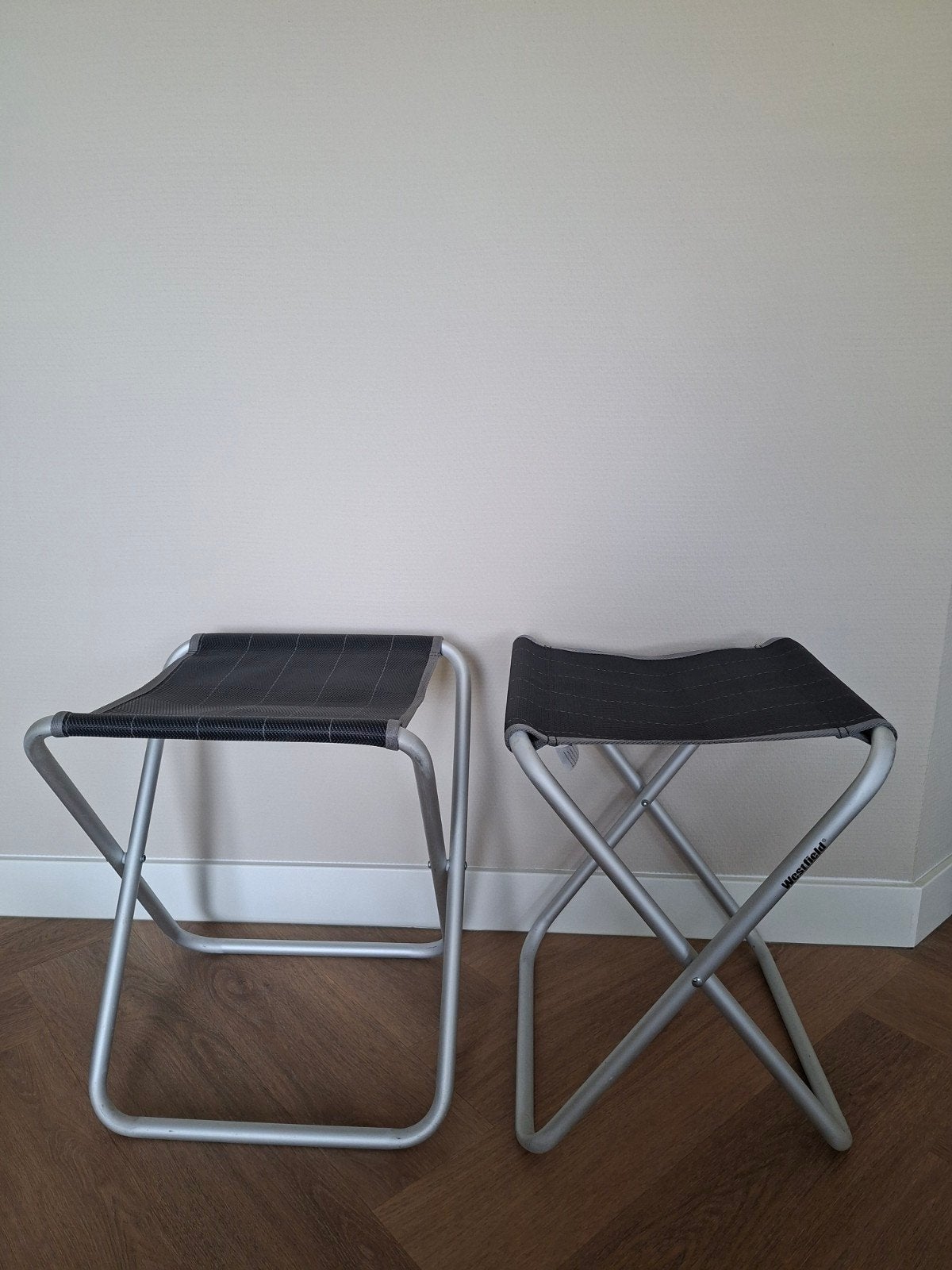 2x Westfield Outdoors opvouwbare campingkrukjes, Caravans en Kamperen, Ophalen, Gebruikt, Campingstoel