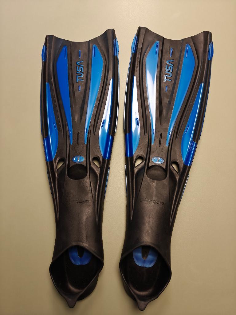 TUSA duikflippers in goede staat, maat 42/43, Watersport en Boten, Duiken, Ophalen of Verzenden, Zo goed als nieuw, Zwem- of Duikvliezen