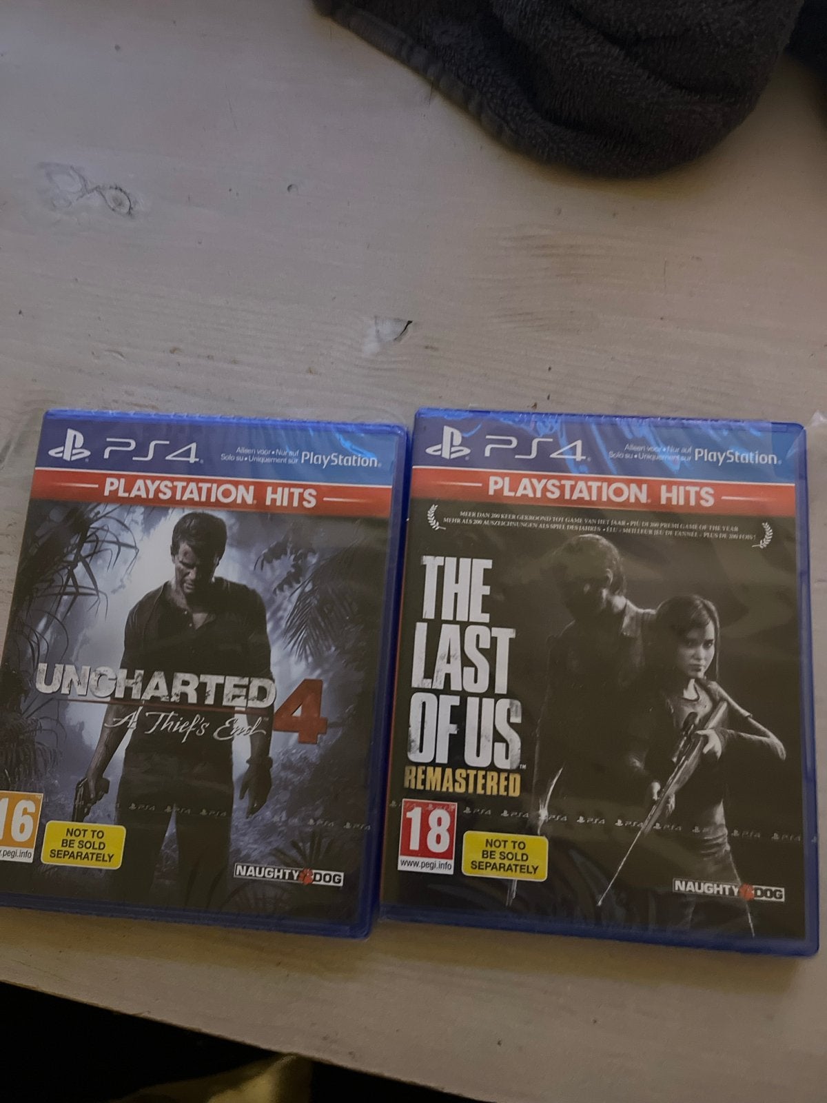 PS4 Games: Uncharted 4 & The Last of Us Remastered, Online, Vanaf 18 jaar, 1 speler, Zo goed als nieuw