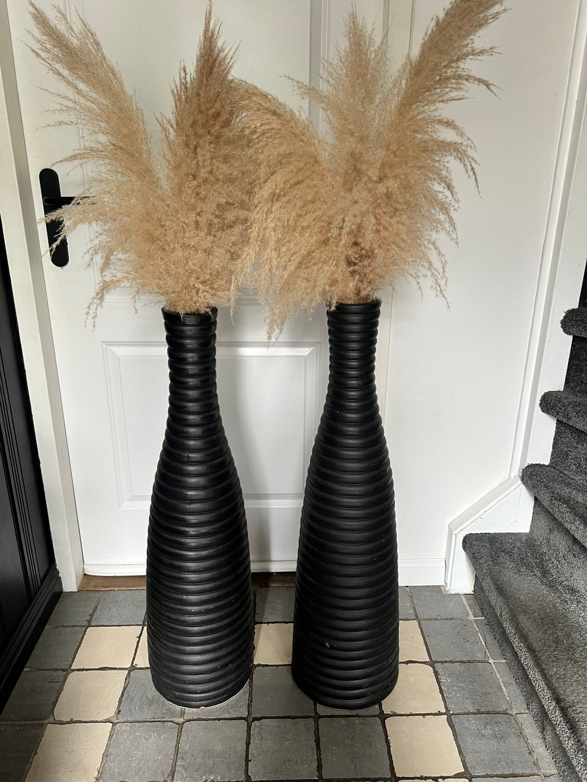 Twee grote zwarte vazen met pluimen, veren, Ophalen, 91 cm, Zwart, Zo goed als nieuw