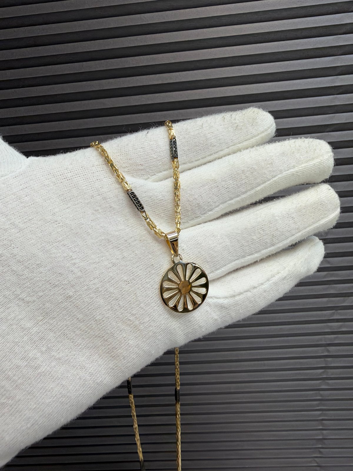 14k Gouden Rolleman Ketting met Onyx Hanger, Ophalen of Verzenden, Zo goed als nieuw, Goud, Met edelsteen