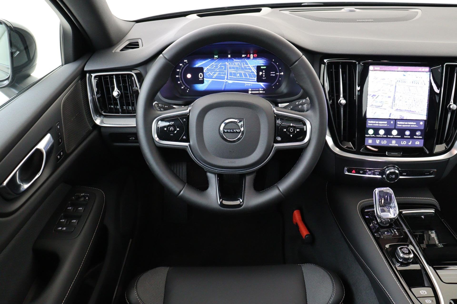 Volvo V60 T8 PLUG-IN HYBRID AWD PLUS DARK -PANO.DAK|HARMAN/K, Auto's, Volvo, Automaat, 12 maanden, Stof, Gebruikt