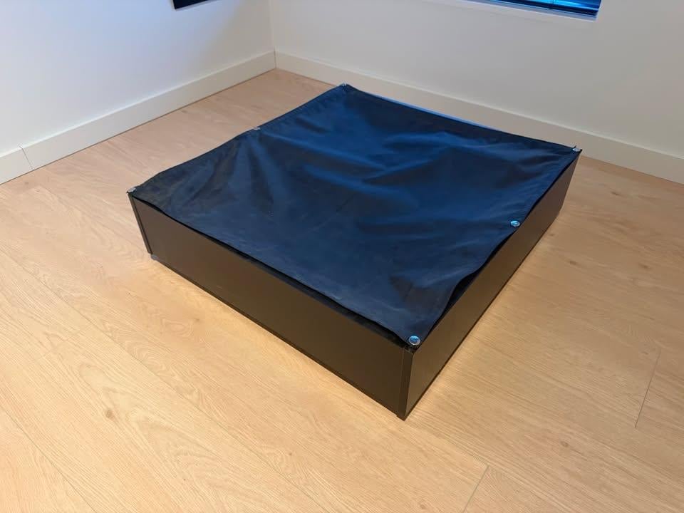2 stuks houten opbergboxen met wieltjes en afdekzeil, Ophalen, 50 tot 100 cm, Zo goed als nieuw, 50 tot 75 cm