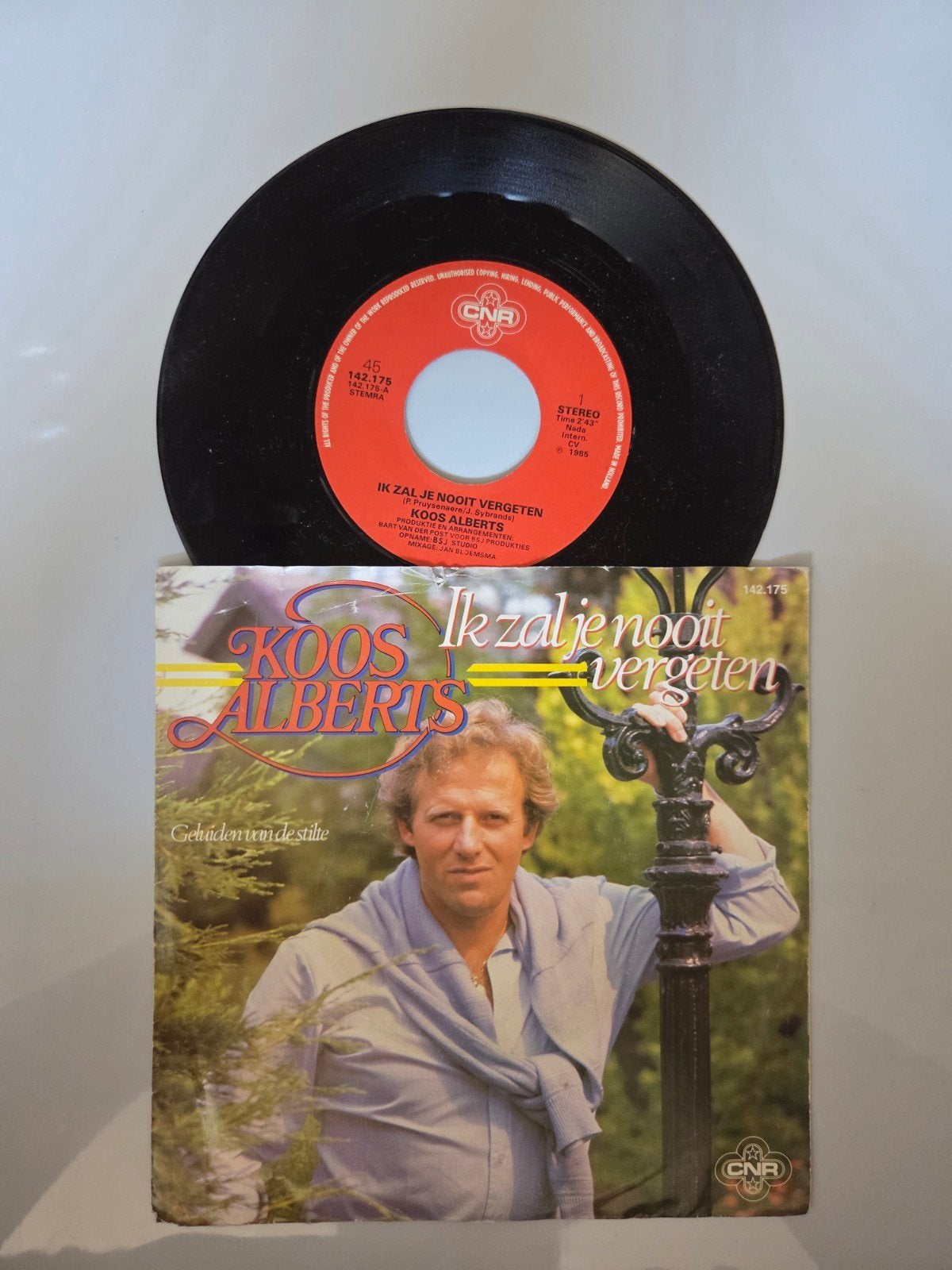 Koos Alberts - Ik zal je nooit vergeten, Ophalen of Verzenden, Gebruikt, 7 inch, Nederlandstalig