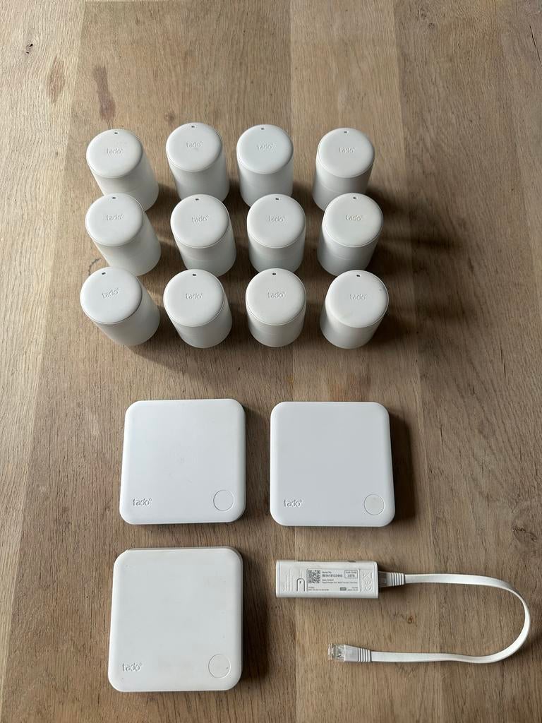 Tado V3+ Slim Thermostaat Systeem met 12 Radiator Knoppen, Ophalen of Verzenden, Slimme thermostaat, Gebruikt