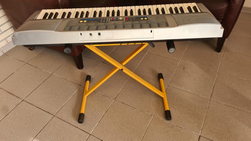 Bontempi keyboard, Muziek en Instrumenten, Keyboards, Ophalen of Verzenden, 61 toetsen, Overige merken, Met standaard