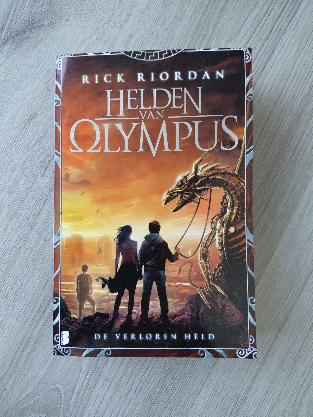 Helden van Olympus: De Verloren Held - Rick Riordan, Rick Riordan, Ophalen of Verzenden, Zo goed als nieuw, Fictie