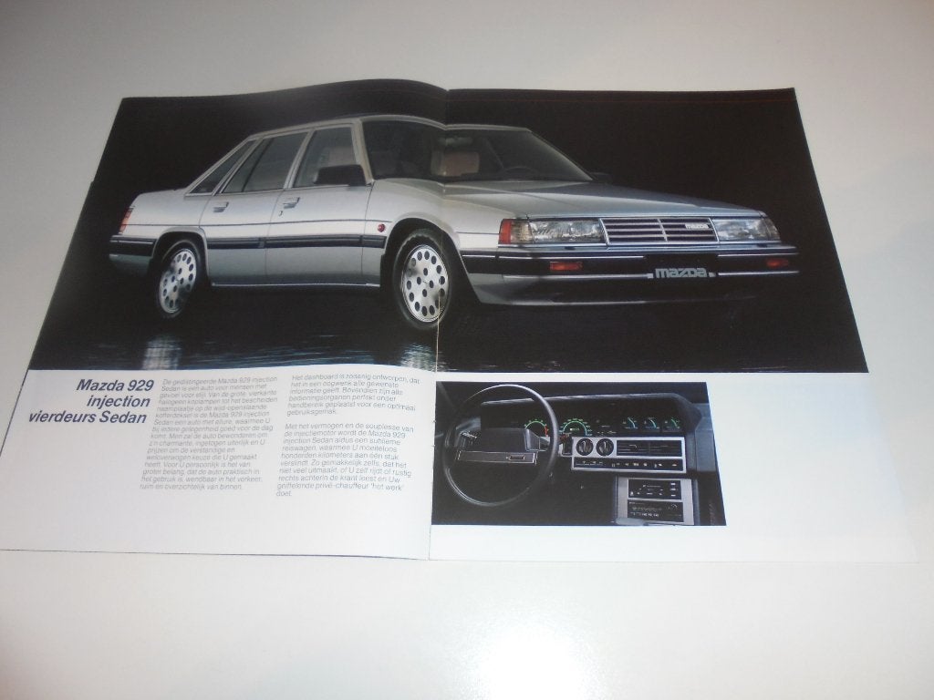 brochure Mazda 929 Injection Sedan en Coupé  1985, Ophalen of Verzenden, Gelezen, Mazda