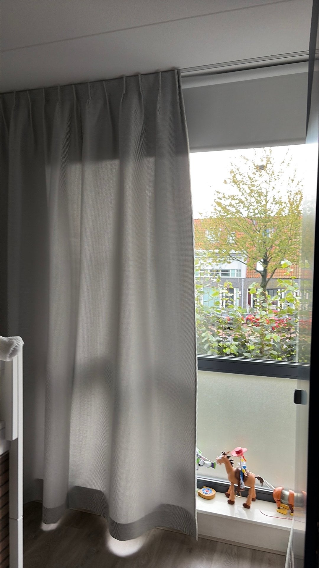 Verduisterende gordijnen grijs / zilver, Huis en Inrichting, Ophalen, Grijs, Verduisterend