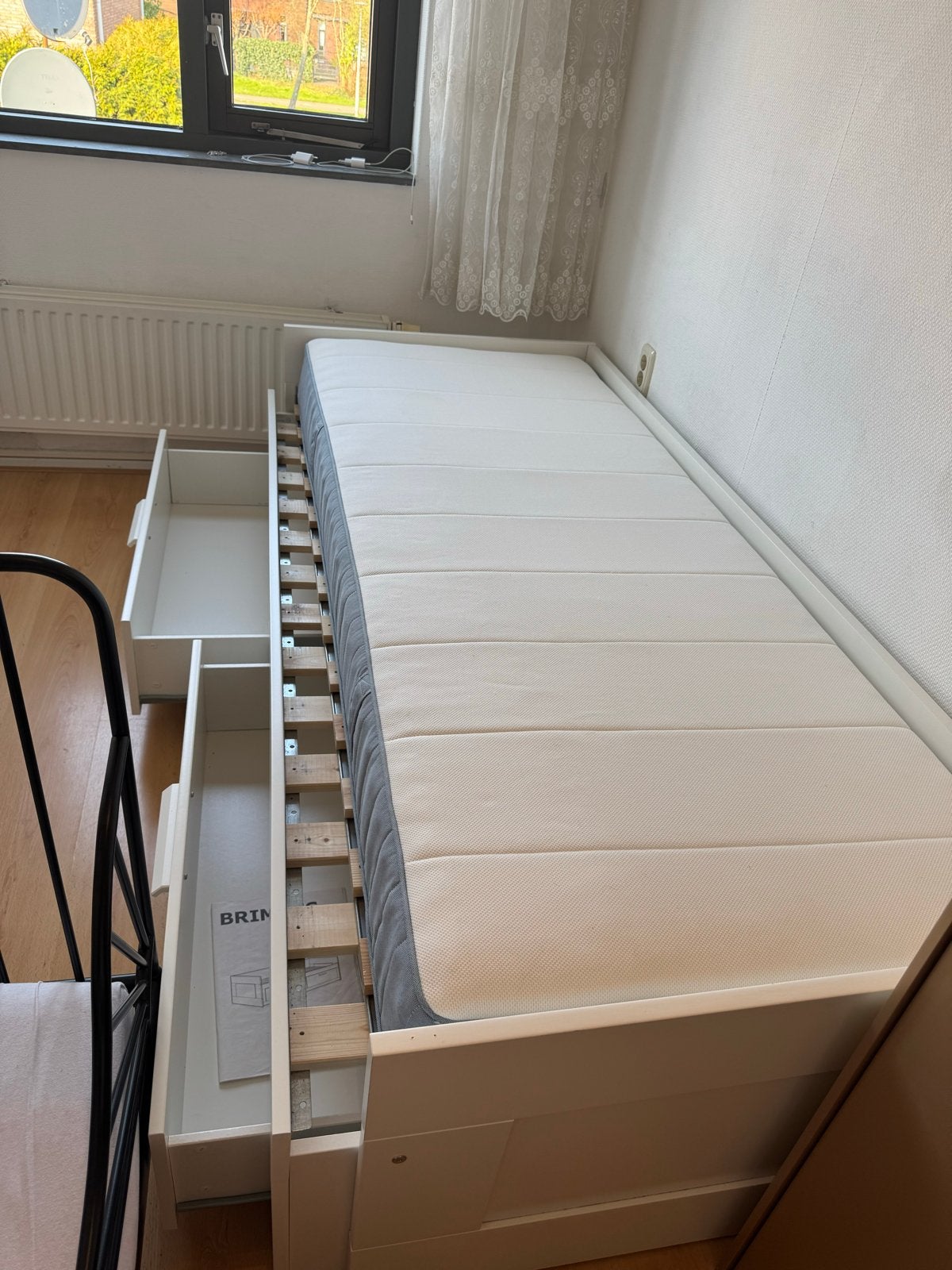 IKEA Brimnes bedbank met lades en matras - Zo goed als nieuw, Eenpersoons, Wit, Ophalen of Verzenden, Zo goed als nieuw