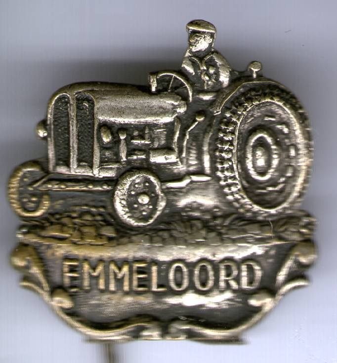 Emmeloord zilverkleurig tractor speldje ( E_122a), Verzamelen, Speldjes, Pins en Buttons, Verzenden, Nieuw, Stad of Land, Speldje of Pin
